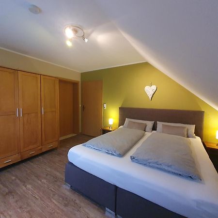 Lindner Ferienwohnungen Und Doppelzimmer Fichtelberg Esterno foto